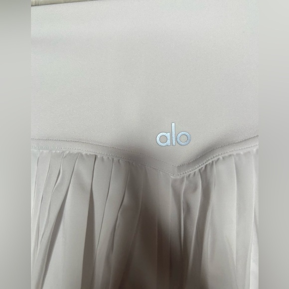 ALO Yoga White Pleated Tennis Mini Skirt - Picture 3 of 7